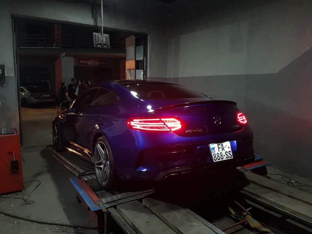 Mercedes-AMG C63 S Coupé in de werkplaats